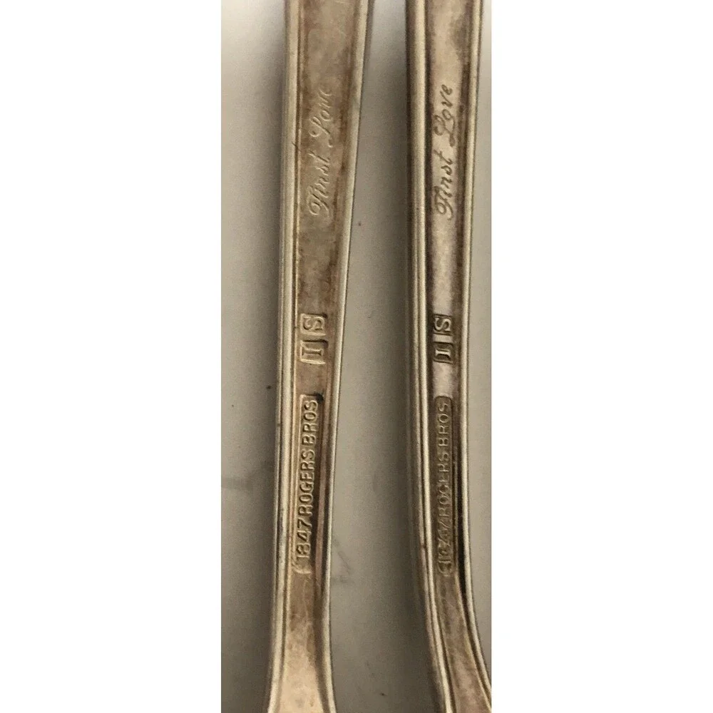 4 1847 Rodgers Bros Salad Forks 6 .75 “ First Love Silverplate